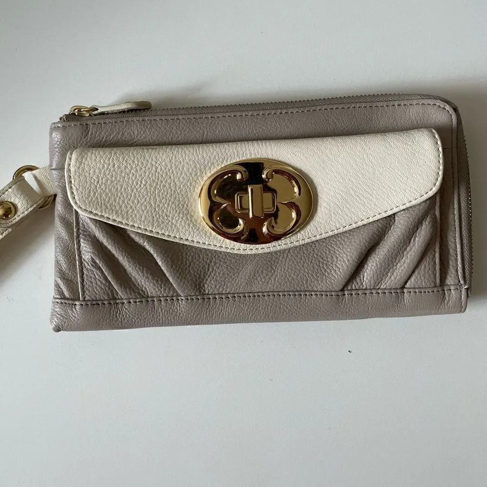 Leather Wristlet Wallet EUC